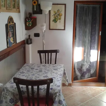Bilocale Con Terrazzo Maggiore Apartament
