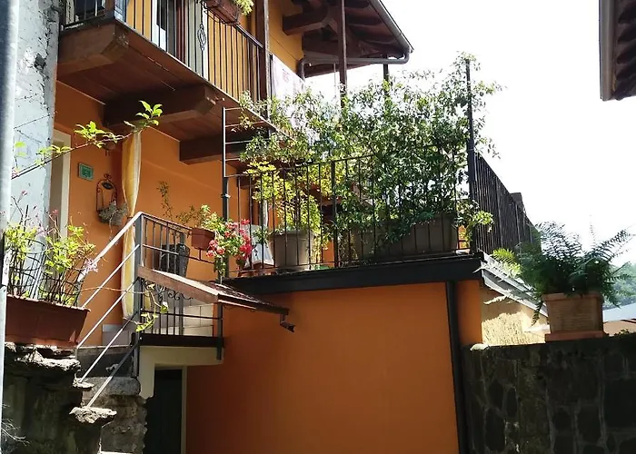 Bilocale Con Terrazzo Maggiore Apartmán